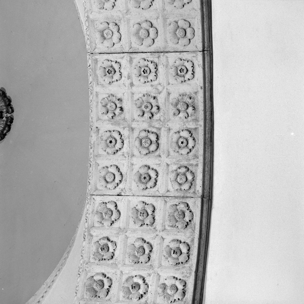 motivi decorativi floreali (decorazione plastica) - ambito veneziano (sec. XV)