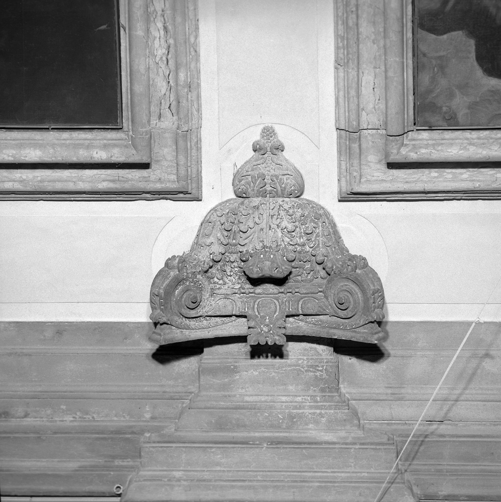 motivi decorativi vegetali (scultura) - ambito veneziano (sec. XIV)