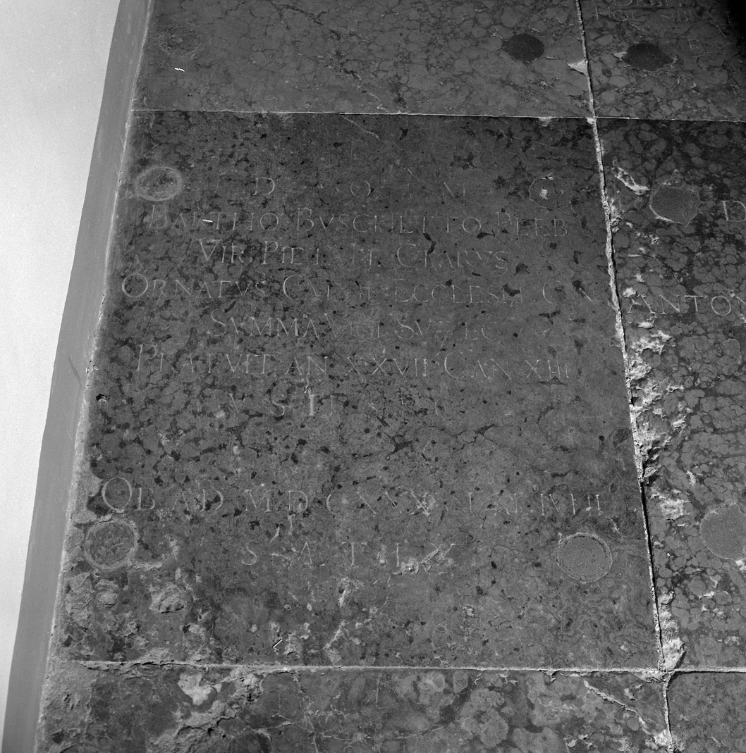 lastra tombale - ambito veneziano (sec. XVII)