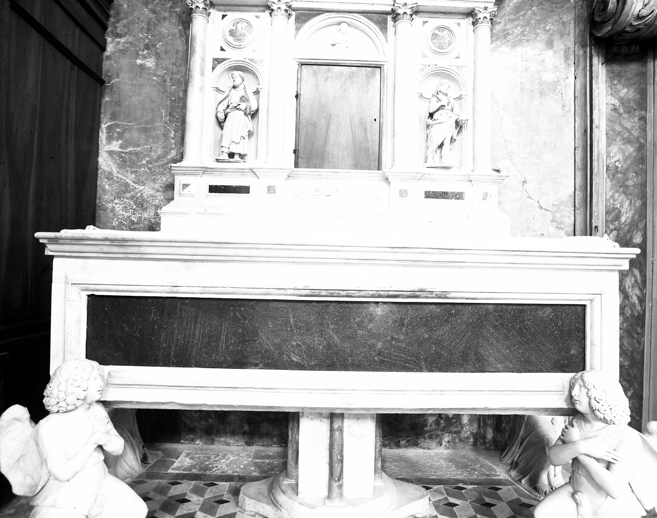 mensa d'altare, elemento d'insieme di Lombardo Tullio (sec. XV)