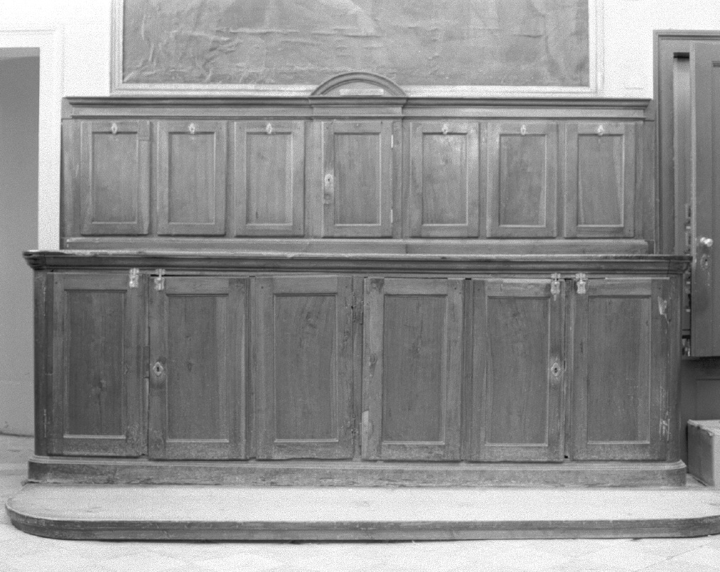 mobile da sacrestia con alzata - bottega veneta (ultimo quarto sec. XVIII)