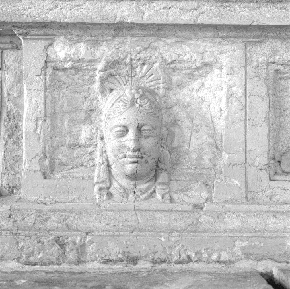 testa di donna (rilievo) di Tatti Jacopo detto Jacopo Sansovino (scuola) (sec. XVI)