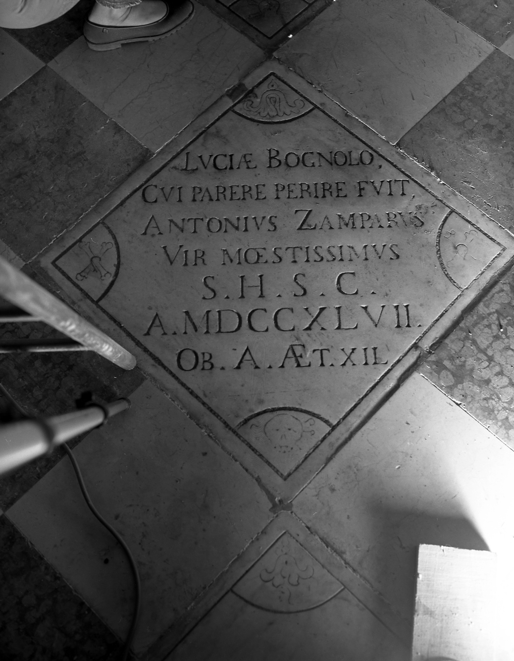 lapide tombale - ambito veneto (sec. XVIII)