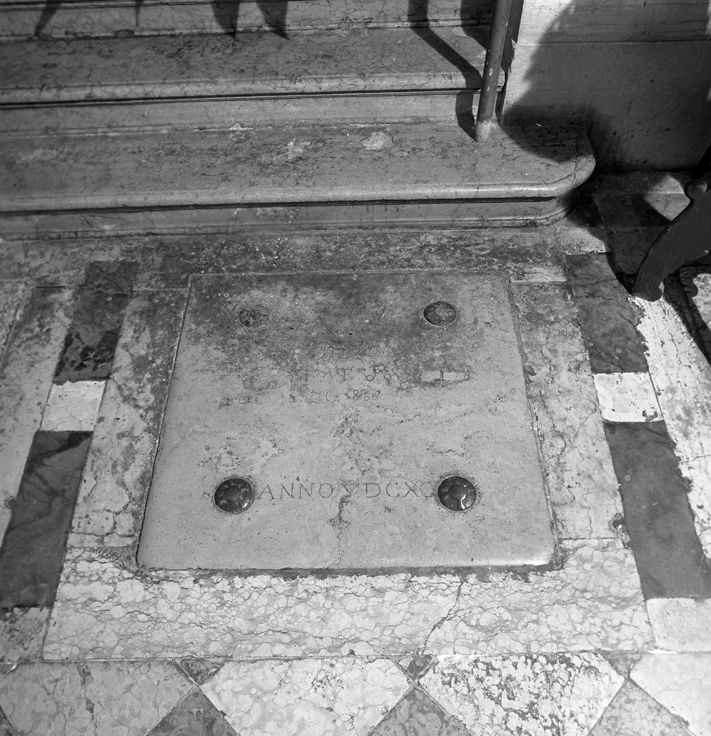 lapide tombale - ambito veneziano (sec. XVII)