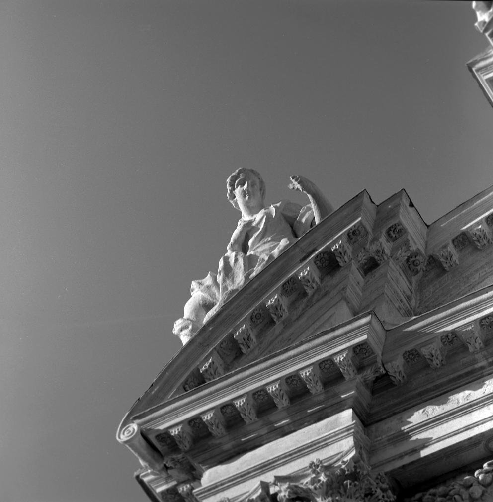 figura allegorica femminile (statua, elemento d'insieme) di Sardi Giuseppe (sec. XVII)