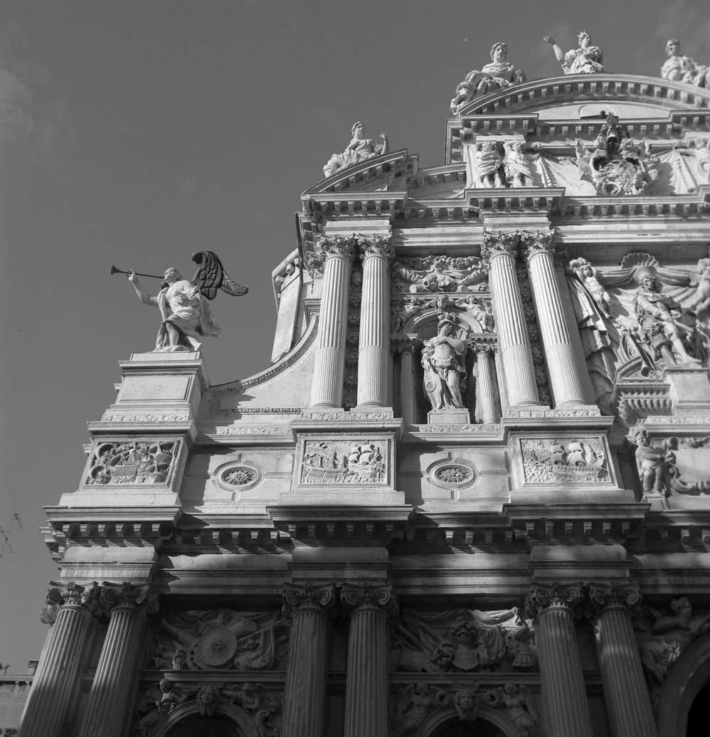 motivi decorativi vegetali/ figure allegoriche/ battaglie (decorazione plastica, elemento d'insieme) di Sardi Giuseppe (sec. XVII)