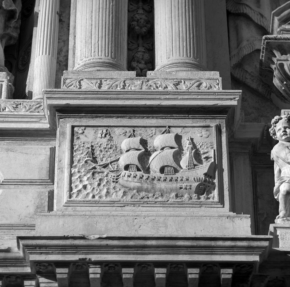 battaglia navale (rilievo, elemento d'insieme) di Sardi Giuseppe (sec. XVII)