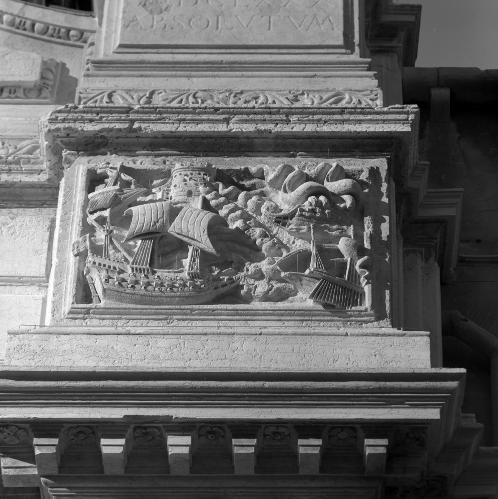 battaglia navale (rilievo, elemento d'insieme) di Sardi Giuseppe (sec. XVII)