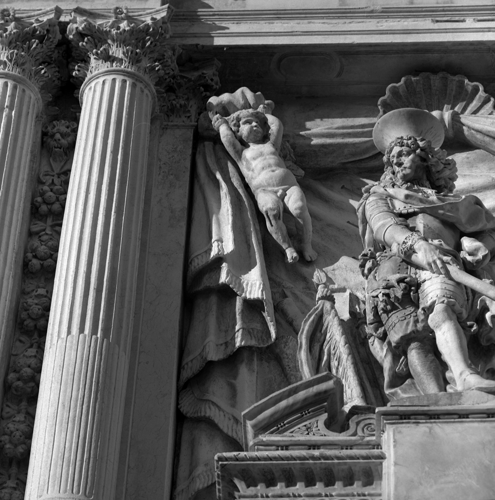 angioletti reggicortina (statuetta, elemento d'insieme) di Sardi Giuseppe (sec. XVII)