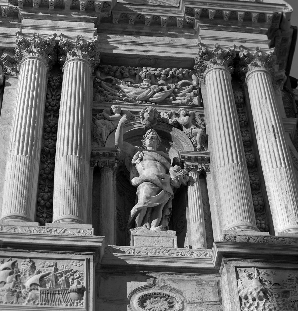 mostra di nicchia, elemento d'insieme di Sardi Giuseppe (sec. XVII)