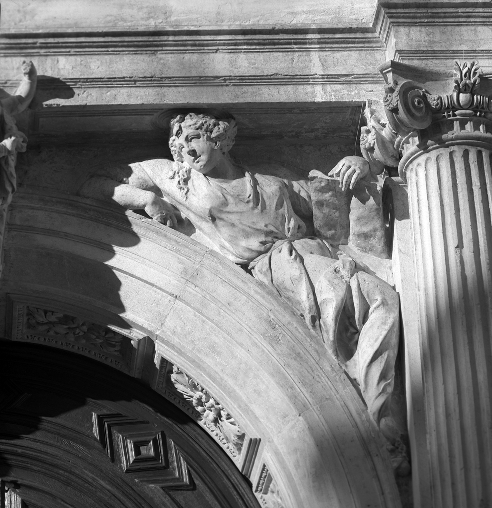 figura allegorica femminile (statua, elemento d'insieme) di Sardi Giuseppe (sec. XVII)