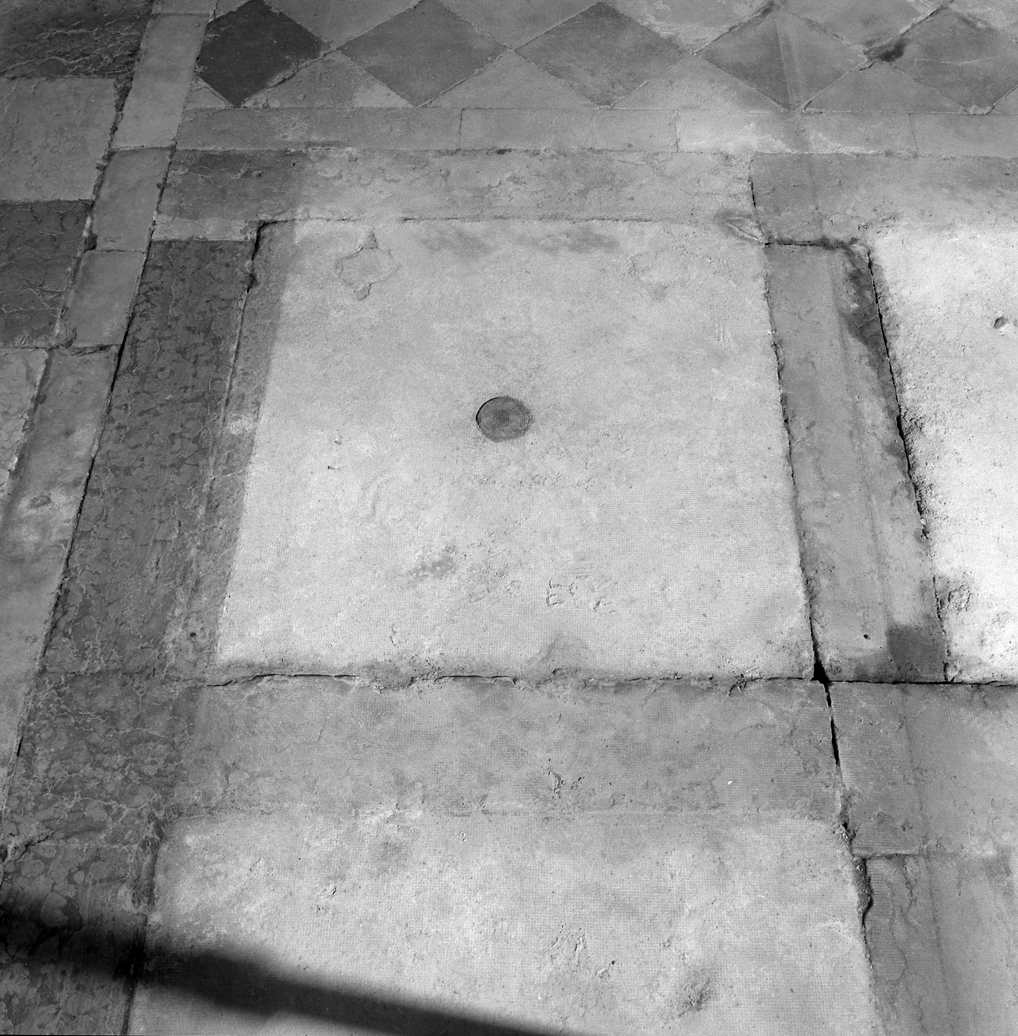 lapide tombale - ambito veneziano (sec. XVIII)