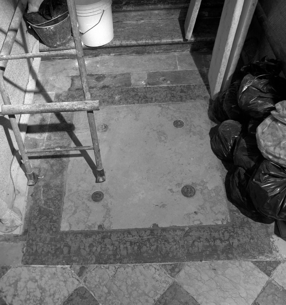 lapide tombale - ambito veneziano (sec. XVII)