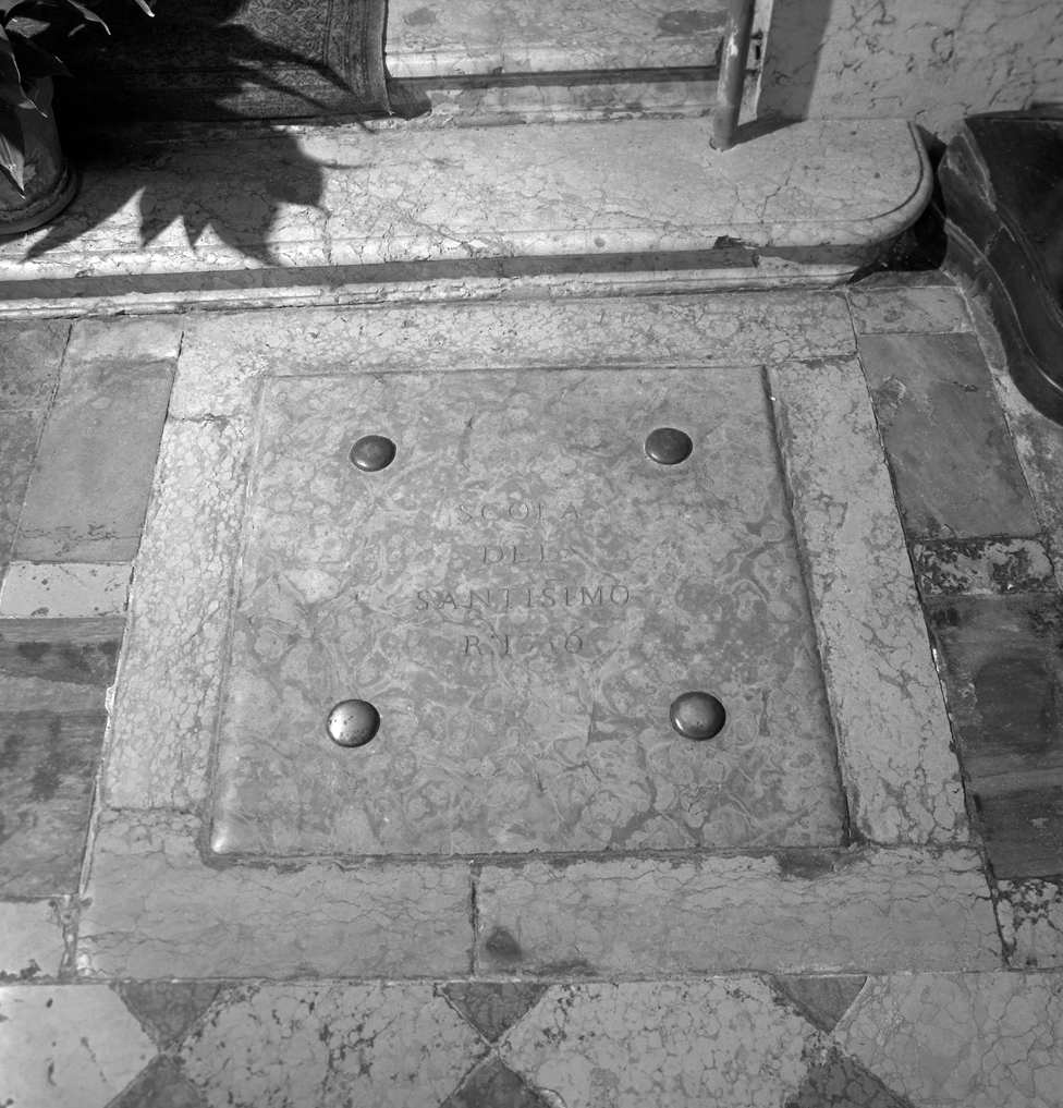 lapide tombale - ambito veneziano (sec. XVIII)