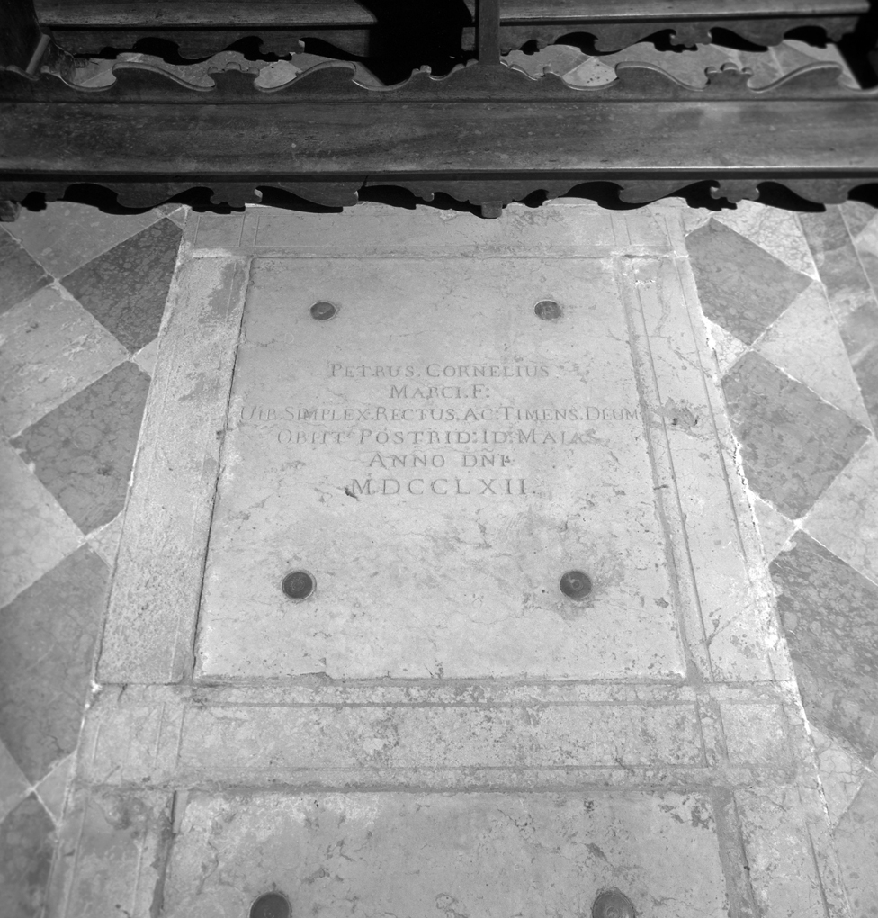 lapide tombale - ambito veneziano (sec. XVIII)