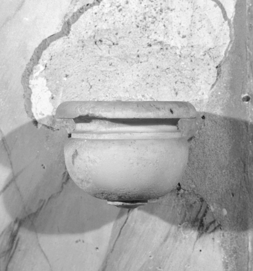 acquasantiera pensile - ambito veneto (sec. XVII)