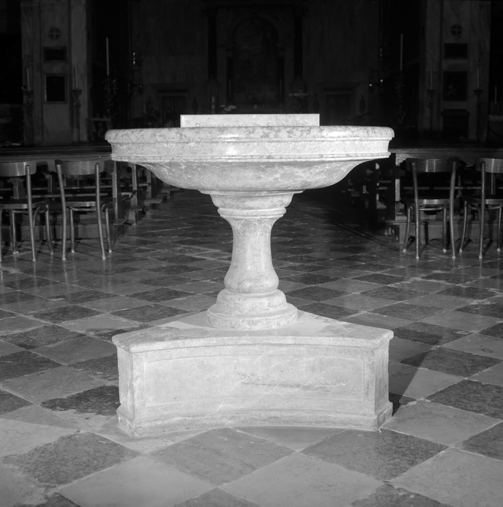 acquasantiera - a fusto - ambito veneto (sec. XVIII)