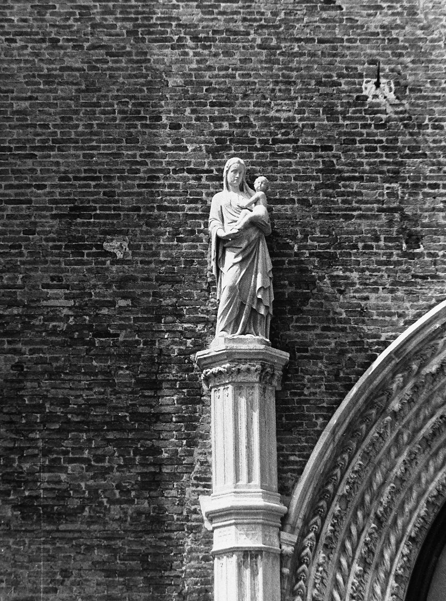 Madonna con Bambino (scultura) - ambito veneziano (metà sec. XV)