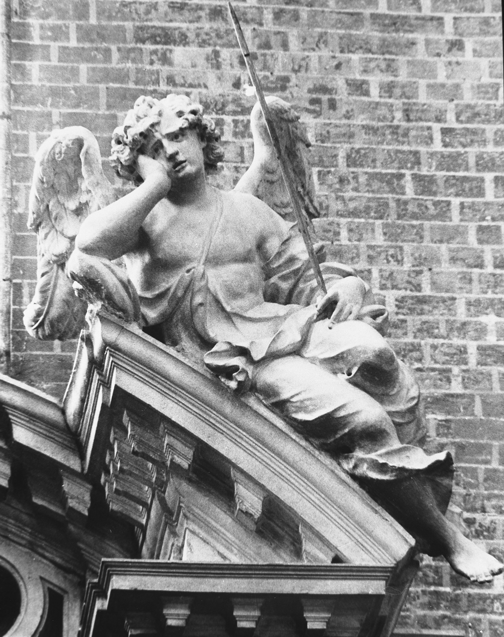 angelo con strumenti della passione (scultura, elemento d'insieme) di De Corte Josse (sec. XVII)