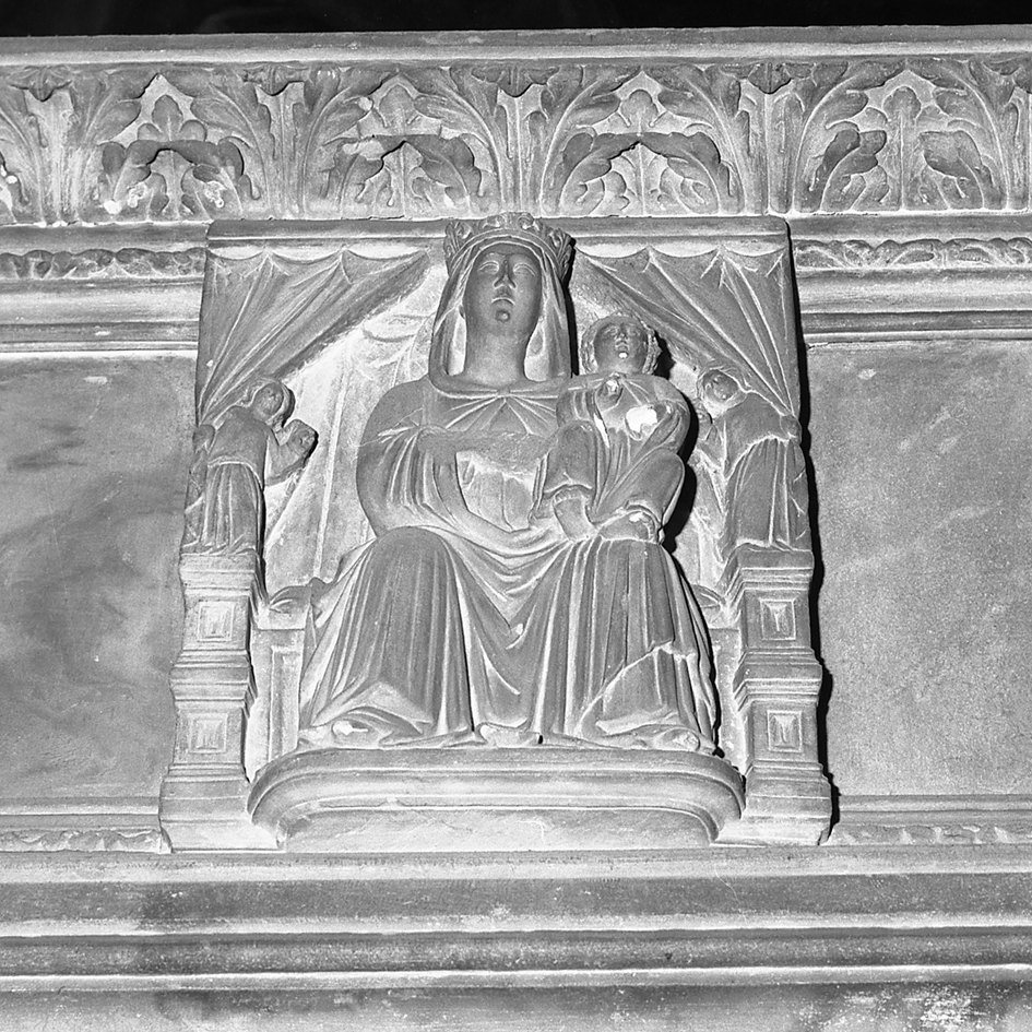 Madonna in trono con Bambino (rilievo, elemento d'insieme) - ambito veneto (sec. XV)