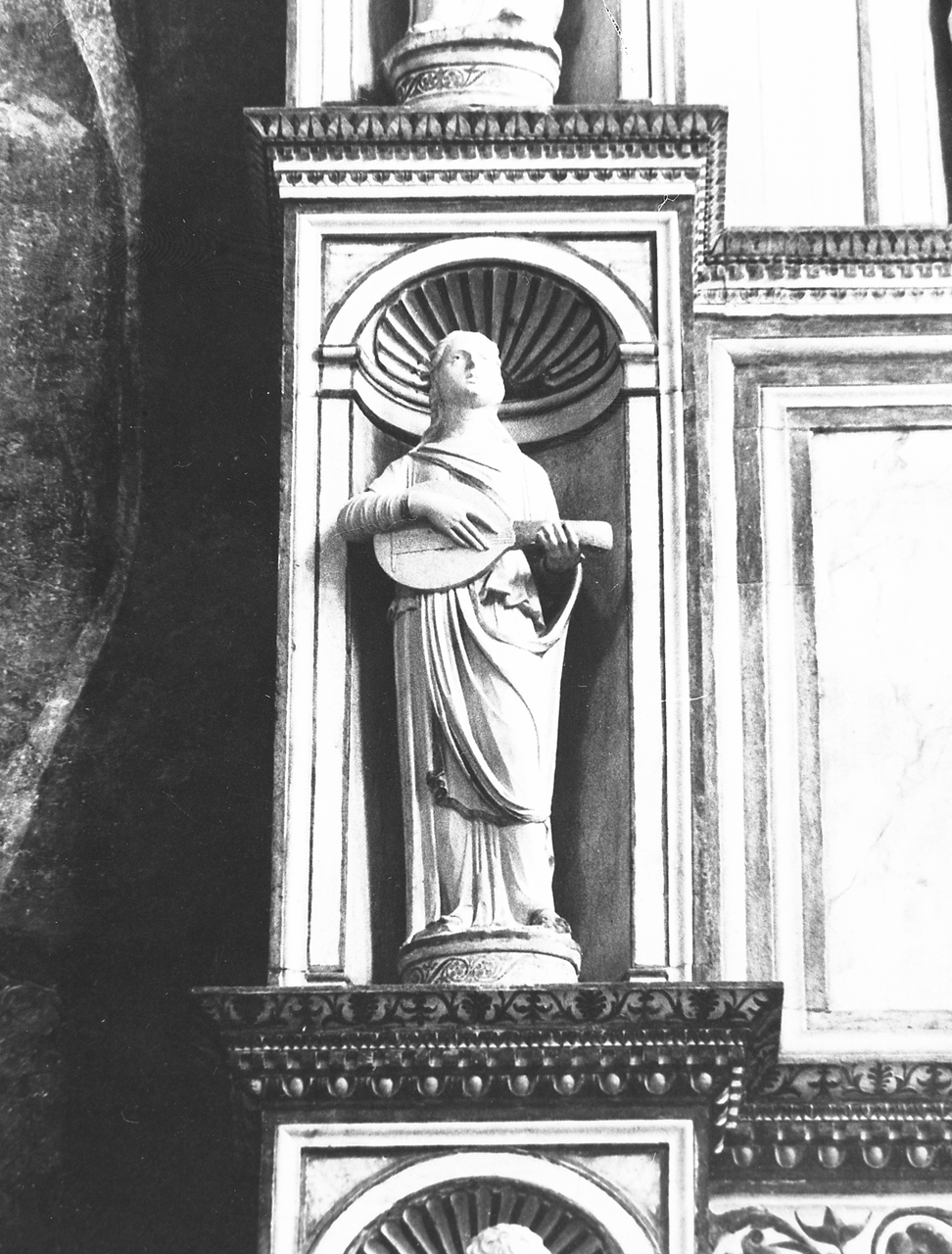 figura femminile (scultura, elemento d'insieme) di Rizzo Antonio (sec. XV)