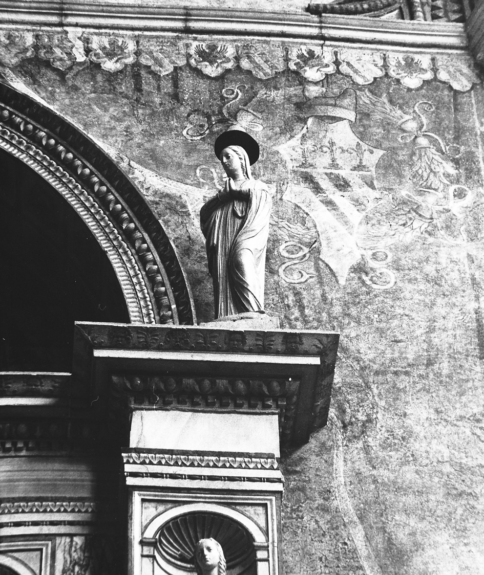 Madonna annunciata (scultura, elemento d'insieme) di Rizzo Antonio (sec. XV)