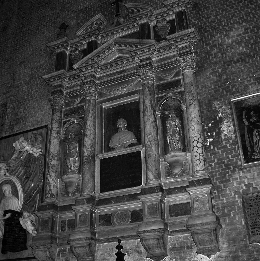 monumento, insieme di Carmero Matteo (sec. XVII)