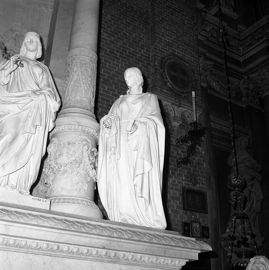 figura allegorica femminile (scultura, elemento d'insieme) di Zandomeneghi Luigi, Zandomeneghi Andrea (sec. XIX)