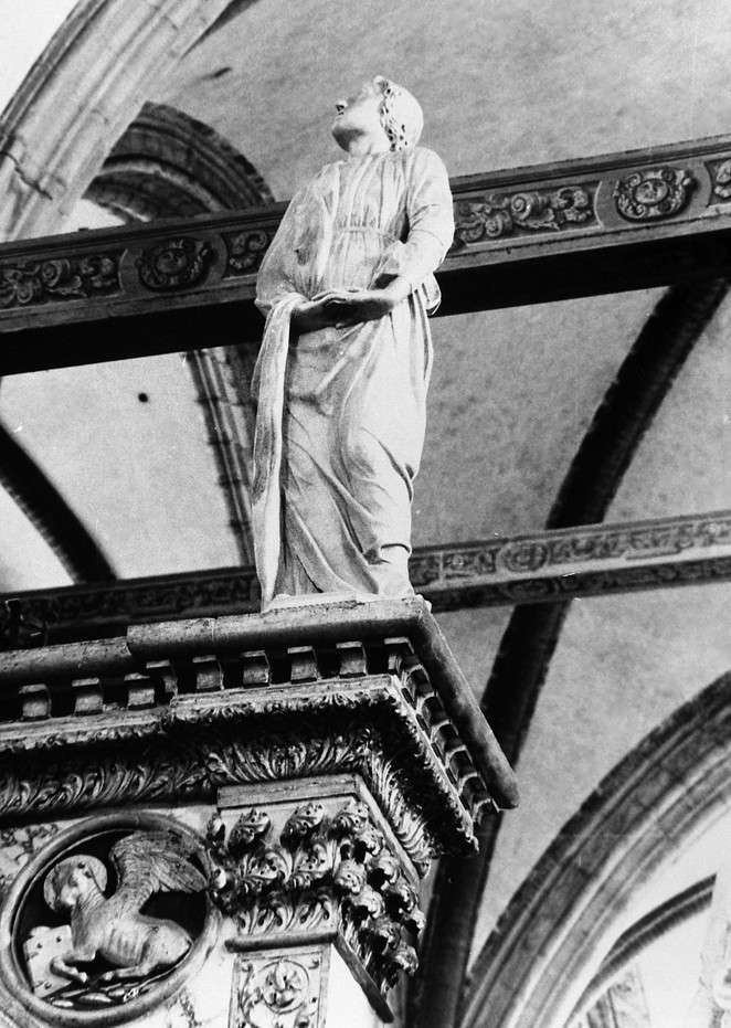 San Giovanni Evangelista (scultura, elemento d'insieme) di Lombardo Pietro (bottega) (sec. XV)