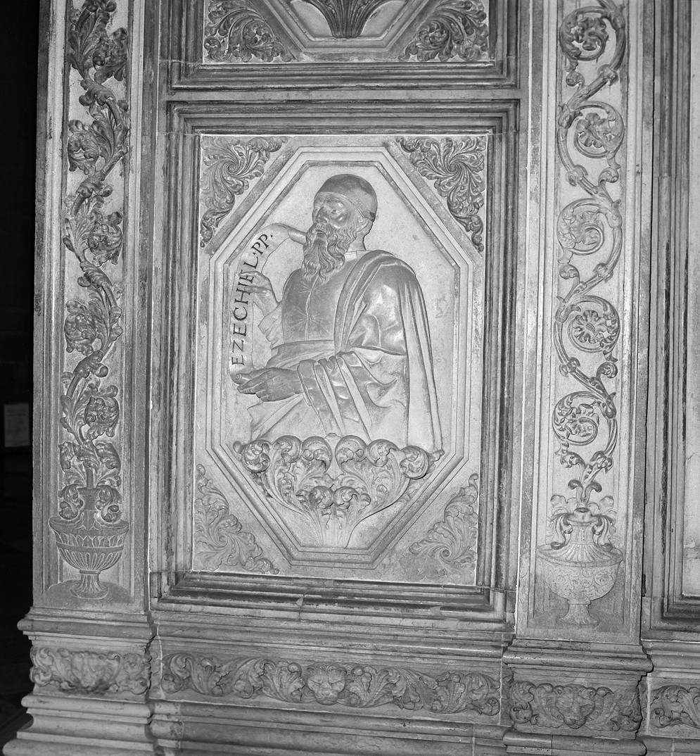 Ezechiele (rilievo, elemento d'insieme) di Lombardo Pietro (bottega) (sec. XV)