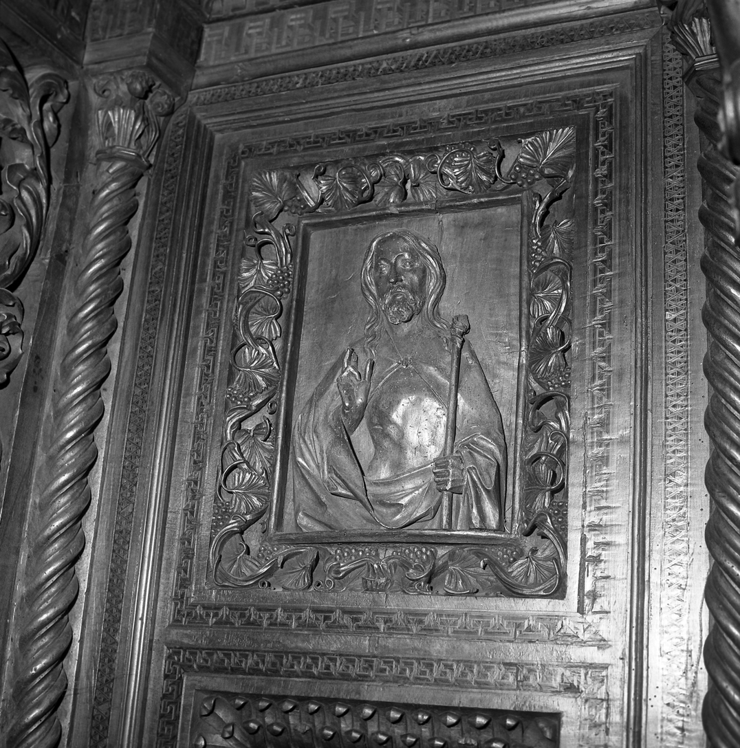 Cristo benedicente (rilievo, elemento d'insieme) di Cozzi Marco (sec. XV)