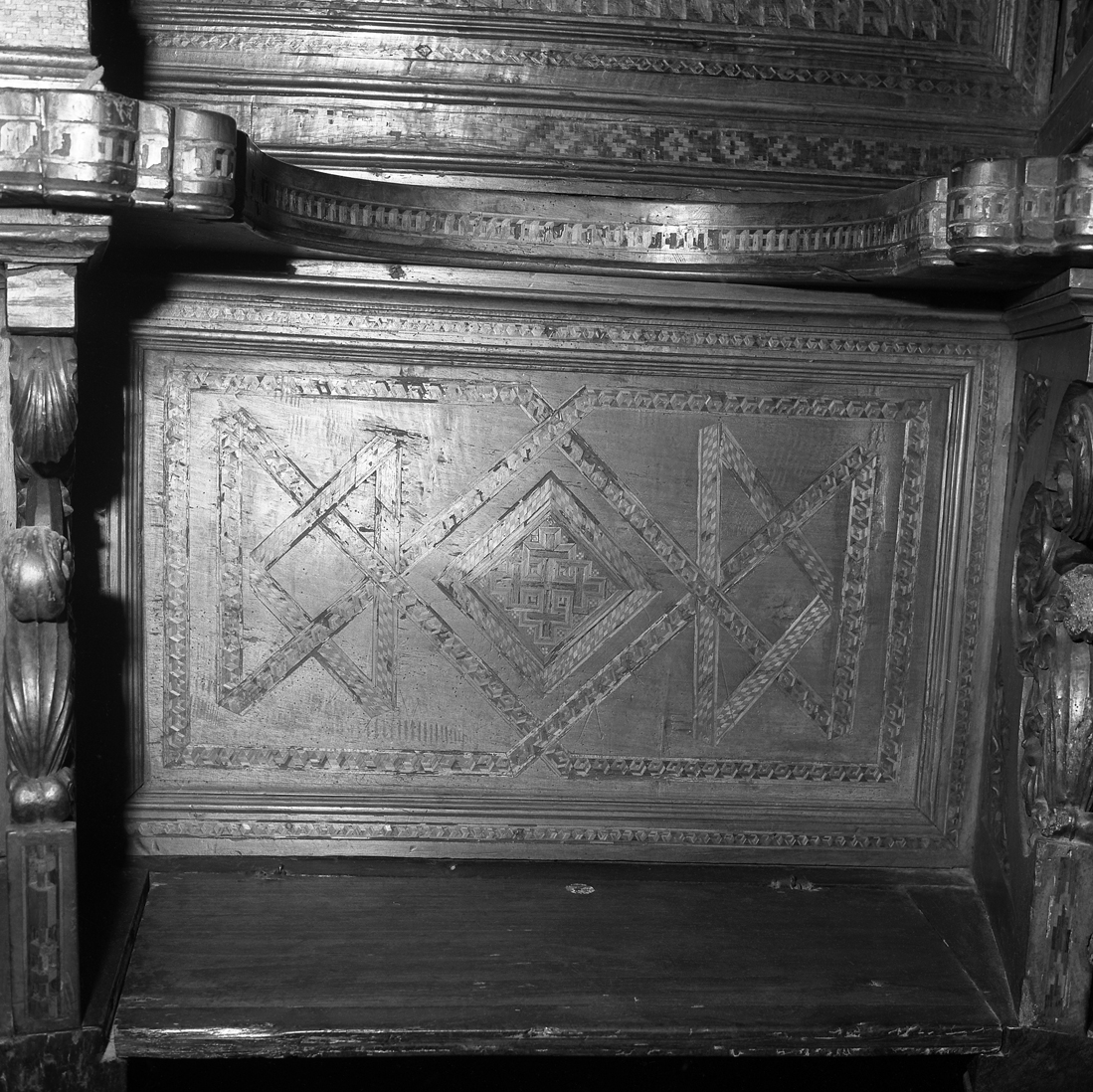 motivi decorativi geometrici (decorazione a intarsio, elemento d'insieme) di Cozzi Marco (sec. XV)