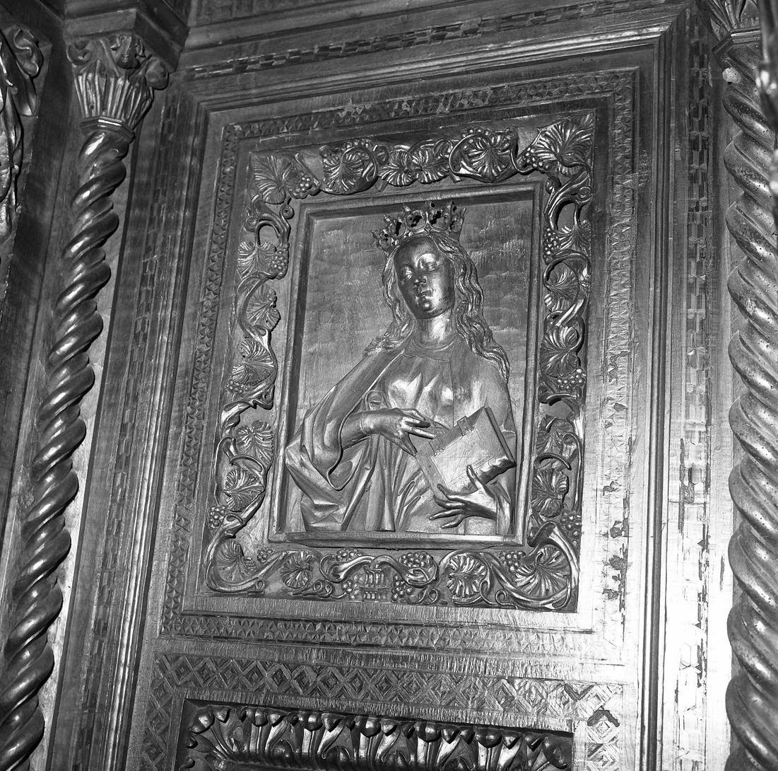 Santa (rilievo, elemento d'insieme) di Cozzi Marco (sec. XV)