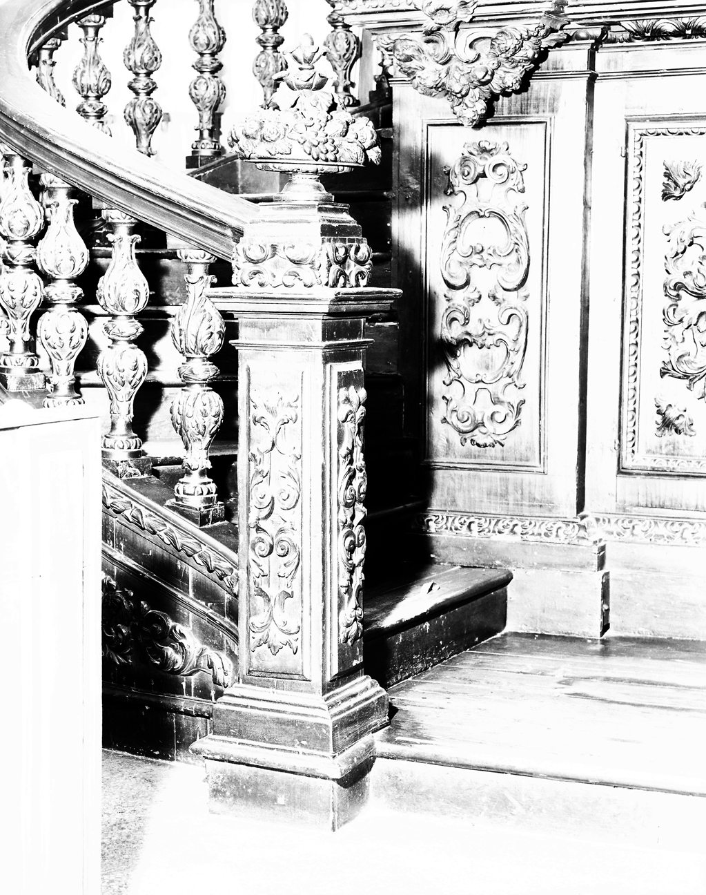 colonnina, elemento d'insieme di Brustolon Andrea (attribuito) (sec. XVIII)