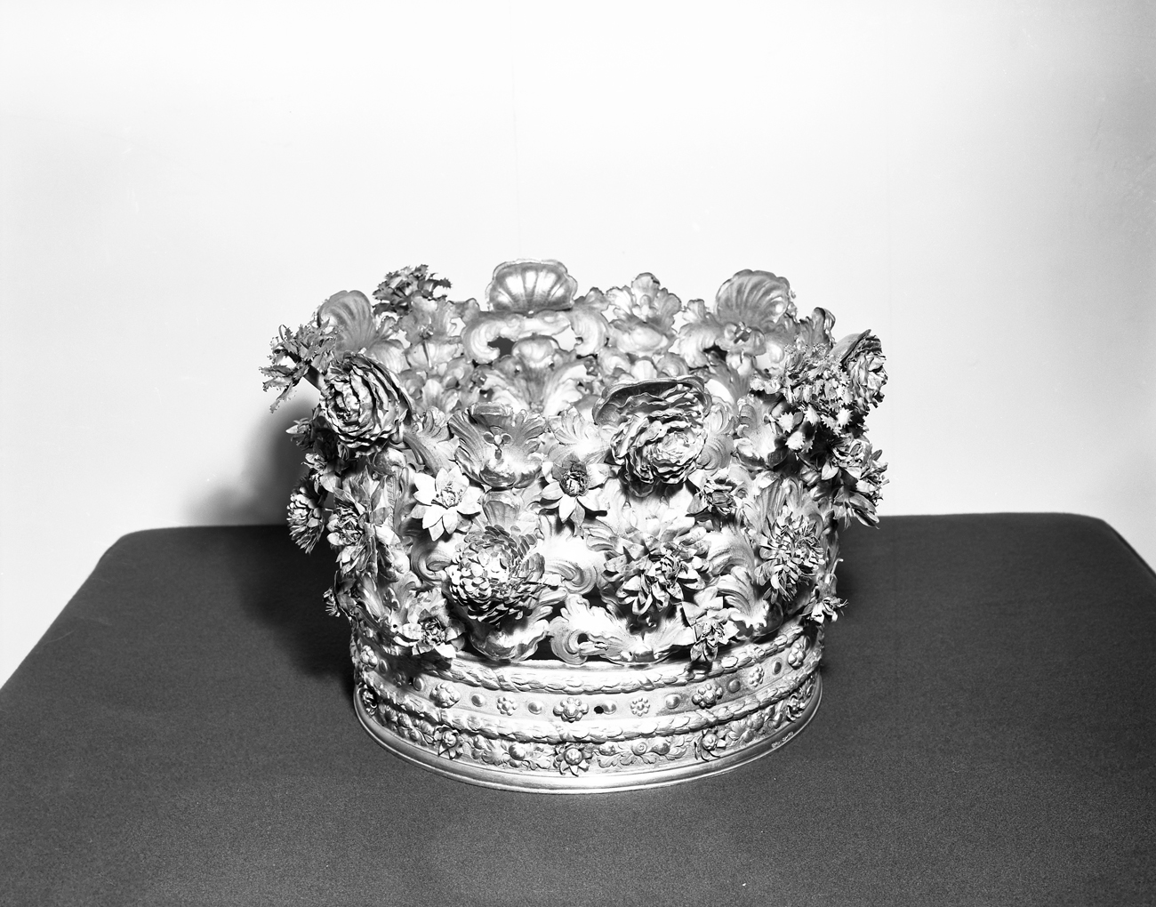 corona - bottega veneziana (fine/inizio secc. XVII/ XVIII)