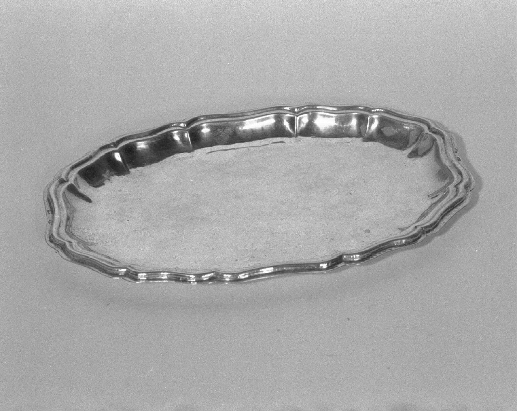 piattino - bottega veneta (prima metà sec. XX)