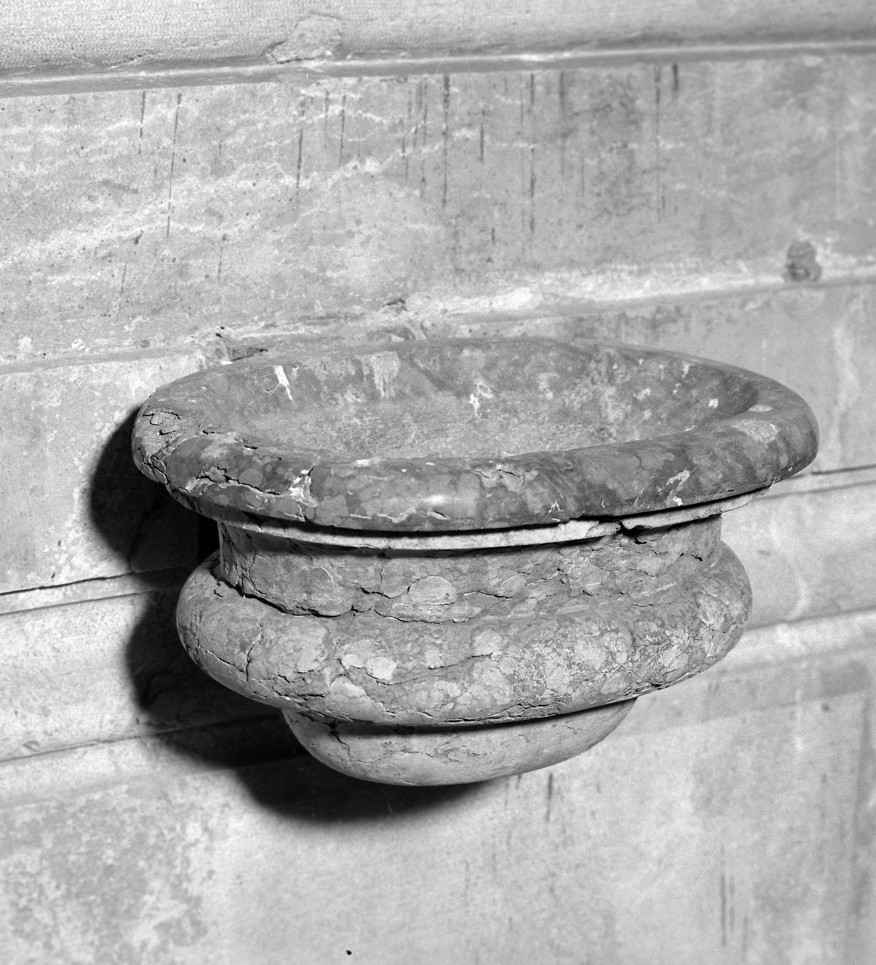 acquasantiera pensile - ambito veneziano (sec. XVIII)