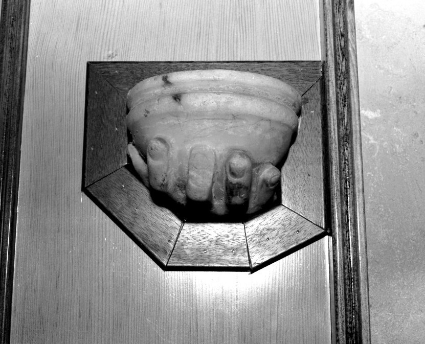 acquasantiera da parete - ambito veneto (seconda metà sec. XVII)