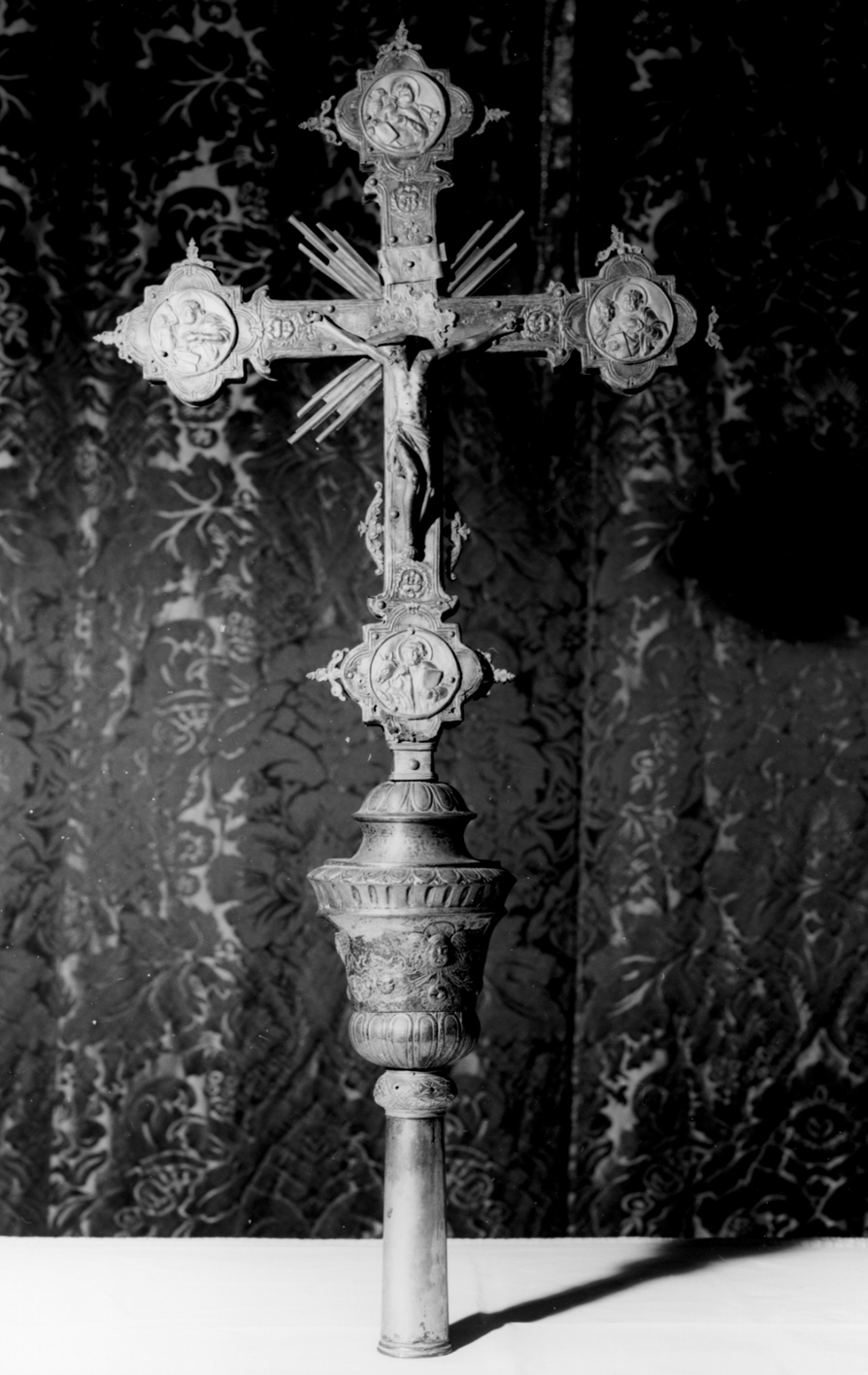 Cristo crocifisso (croce processionale, insieme) - ambito veneto (seconda metà sec. XVIII)