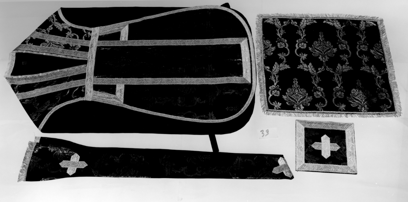 paramento liturgico, insieme - manifattura italiana (prima metà sec. XX)