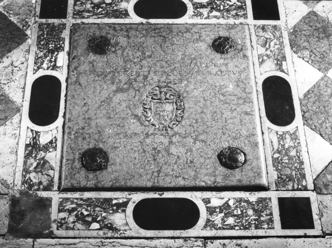 lastra tombale - bottega veneta (sec. XVII)