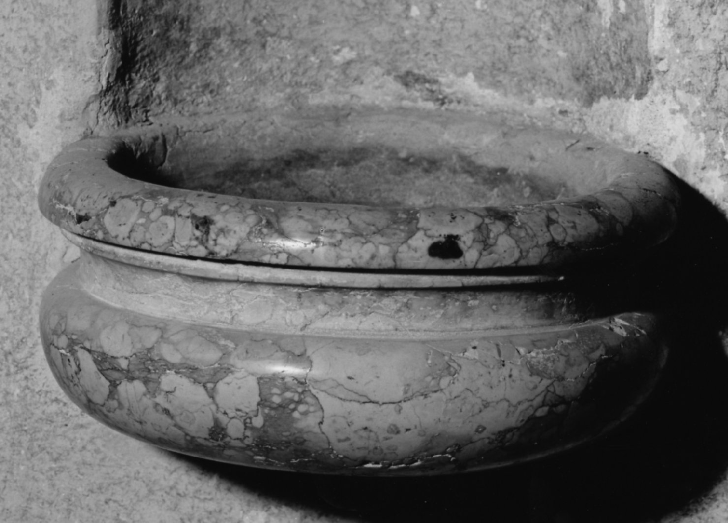 acquasantiera da parete - bottega veneta (sec. XVII)