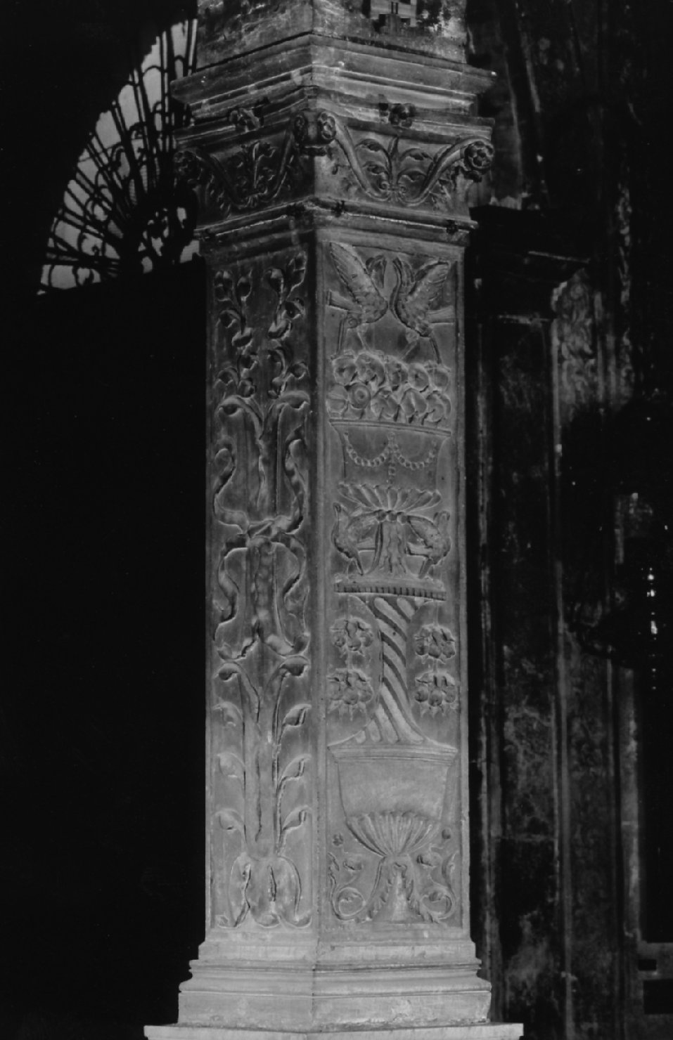 pilastro di Mariani Sebastiano detto Sebastiano da Lugano (e aiuti) (fine sec. XV)