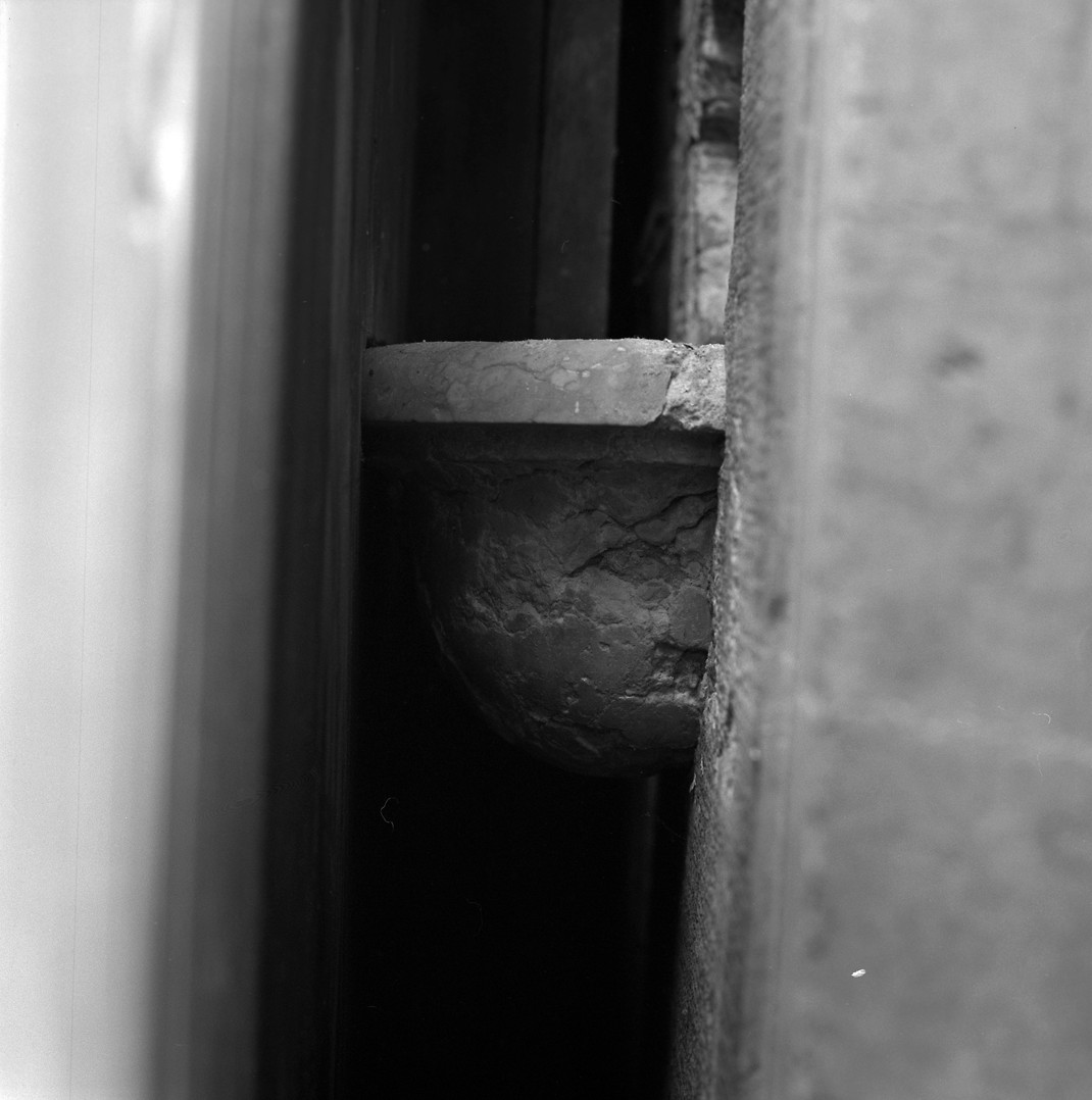 acquasantiera da parete - ambito veneto (secc. XVII/ XVIII)