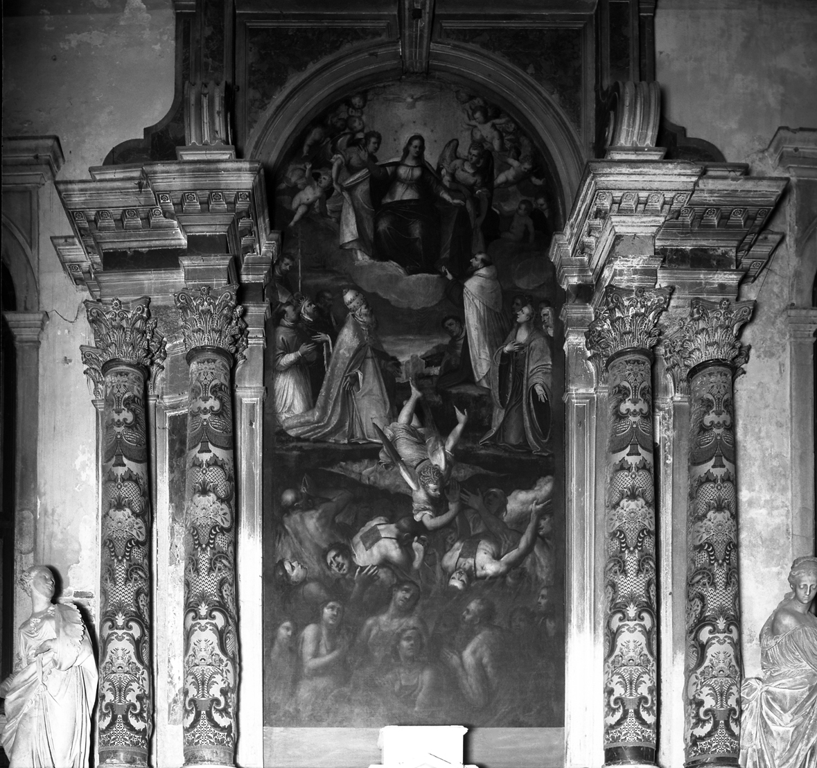 Madonna del Carmelo intercede per le anime del purgatorio (dipinto) di Pace Pace (sec. XVI)