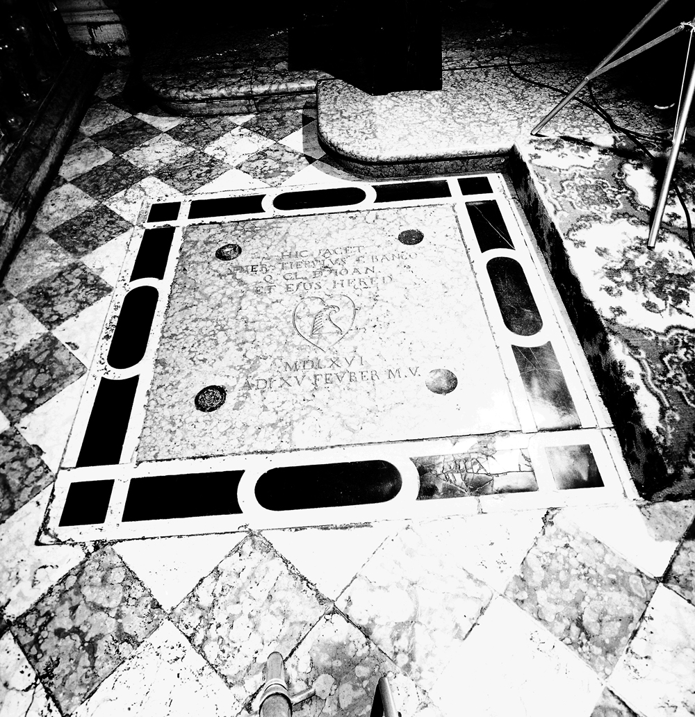 lapide tombale - ambito veneziano (sec. XVI)