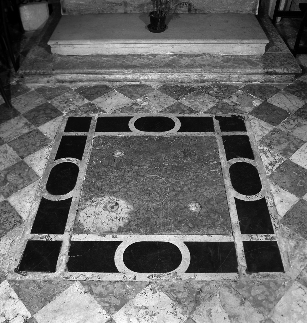 lapide tombale - ambito veneziano (sec. XVII)