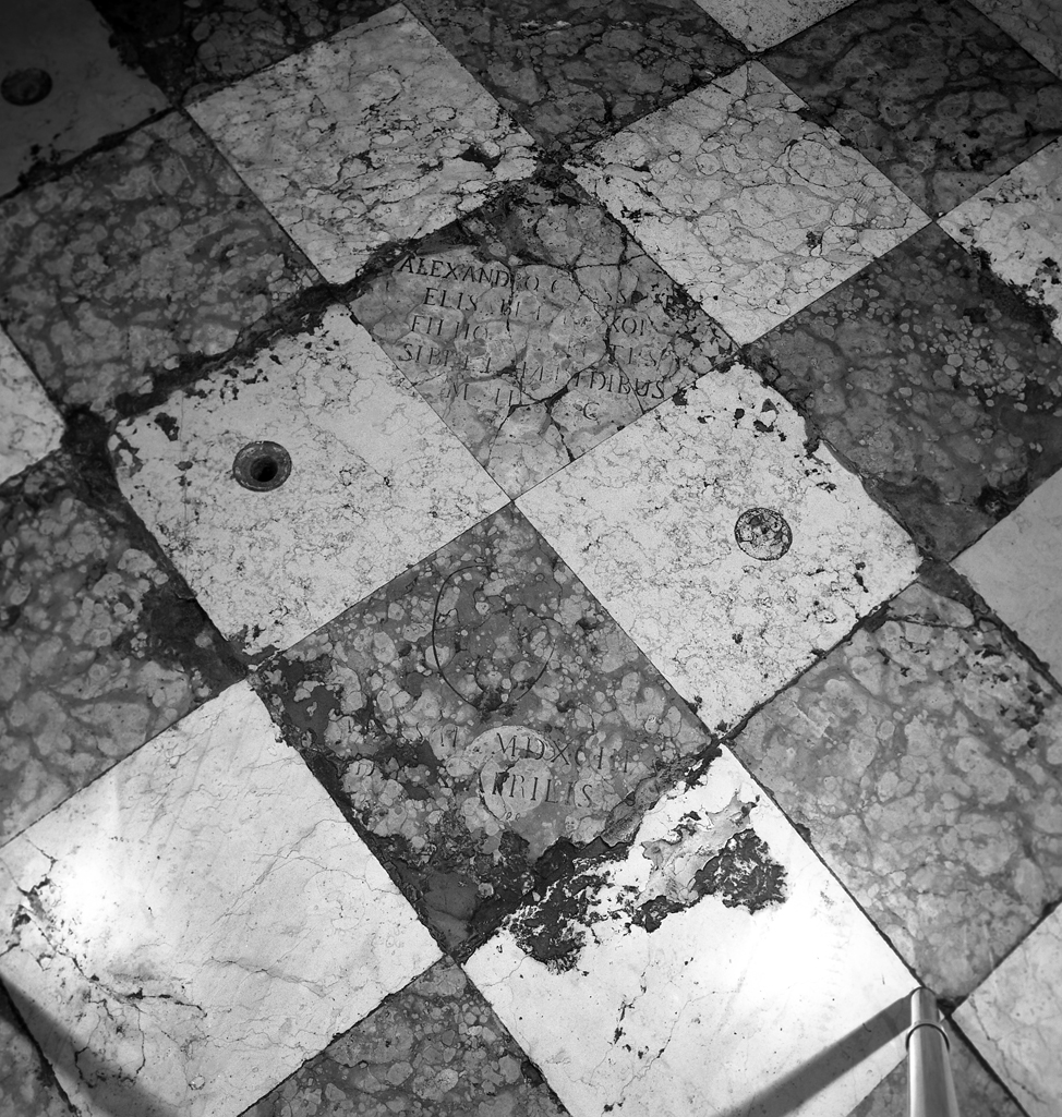 lapide tombale - ambito veneziano (sec. XVI)