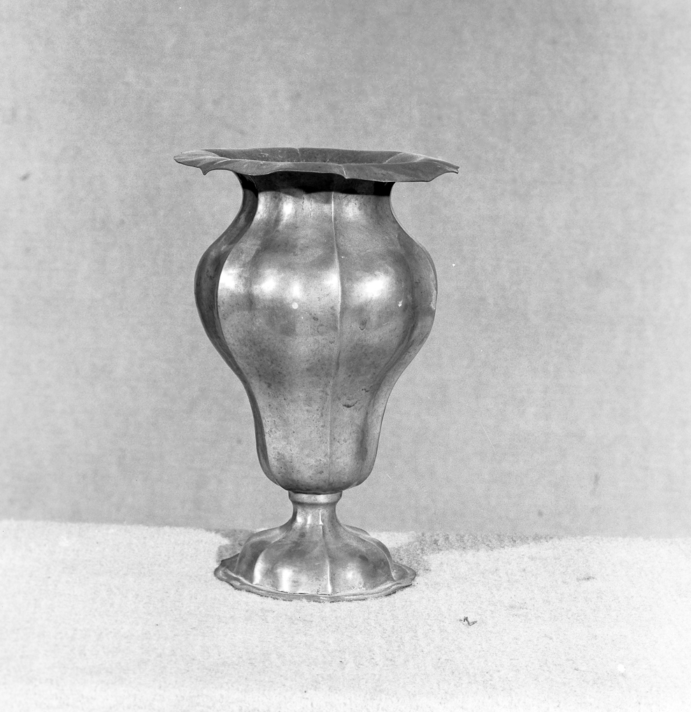 vaso da fiori, serie - ambito veneto (primo quarto sec. XX)