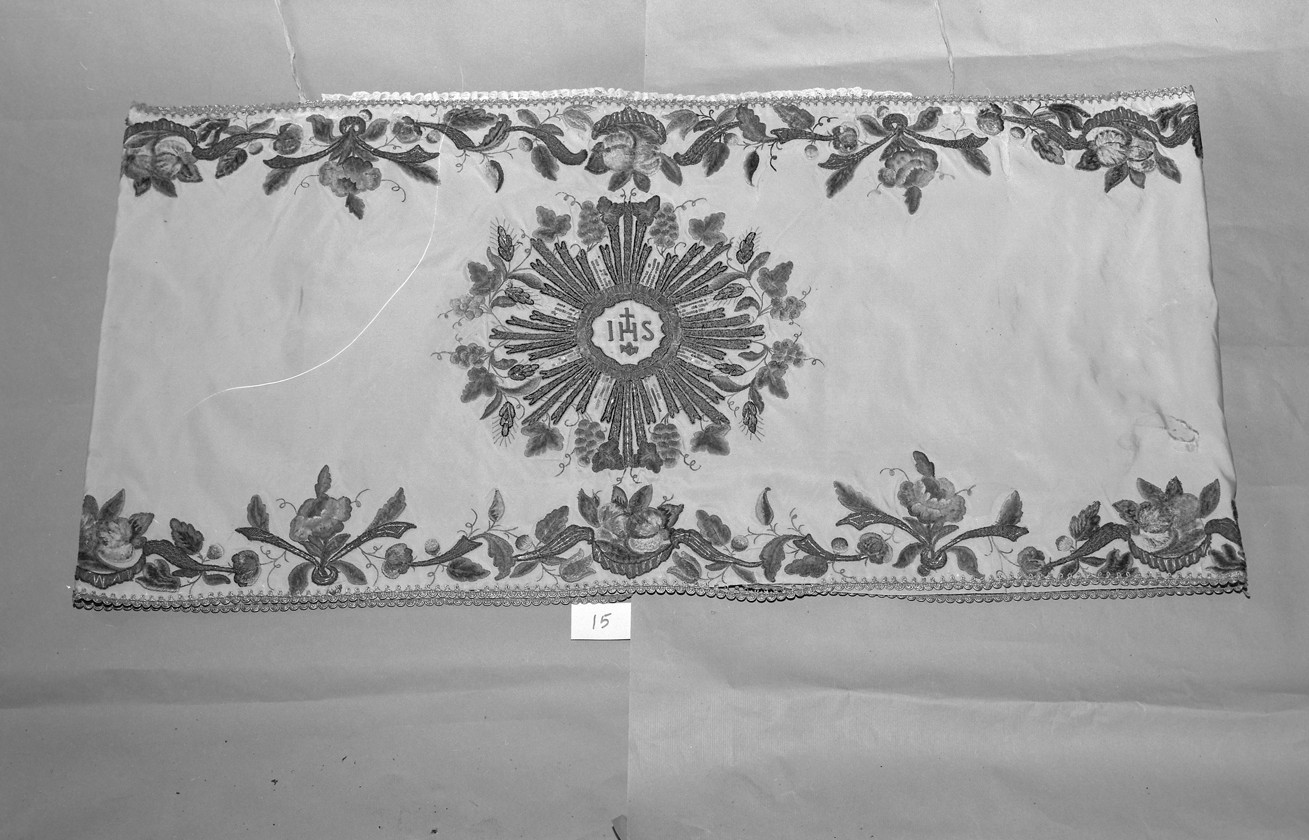 velo omerale - manifattura italiana (prima metà sec. XVIII)